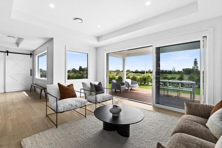 Photo of property in 129 Middle Road, Havelock North, 4130