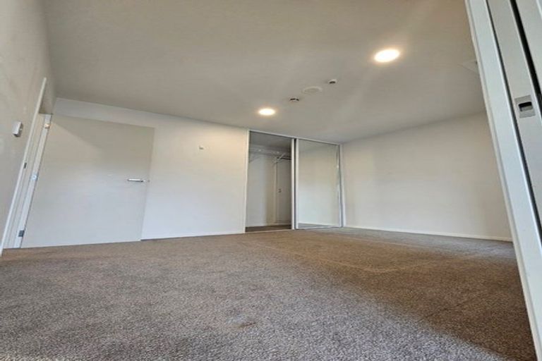 Photo of property in Shoal Haven Apartments, 305c/130 Anzac Street, Takapuna, Auckland, 0622