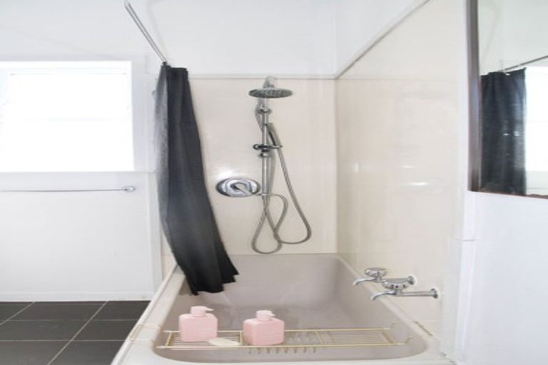 Photo of property in 2 Nikau Street, Newtown, Wellington, 6021