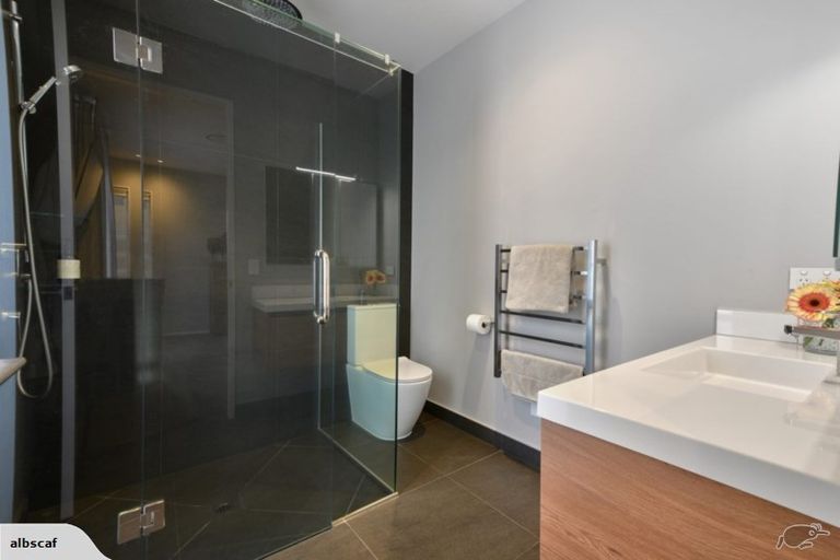 Photo of property in 21 Van Rixel Drive, Kumeu, 0810