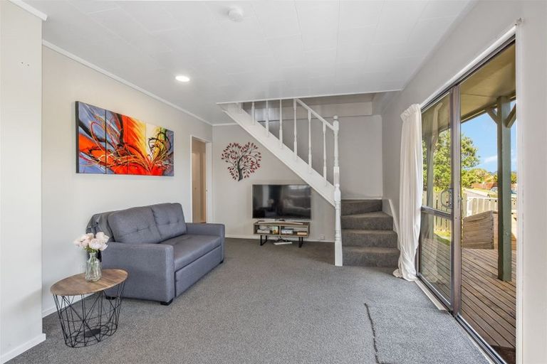 Photo of property in 5 Bobstay Lane, Whitby, Porirua, 5024
