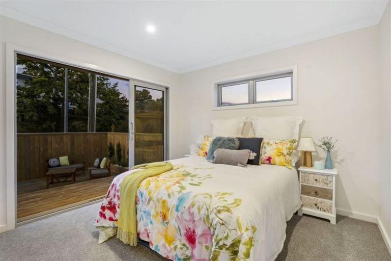 Photo of property in 9a Clematis Avenue, Murrays Bay, Auckland, 0630