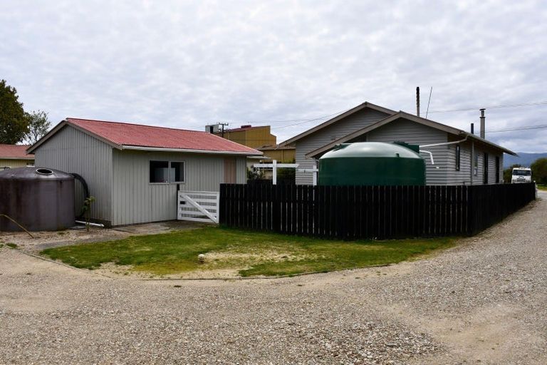 Photo of property in 126 Waverley Street, Karamea, 7893