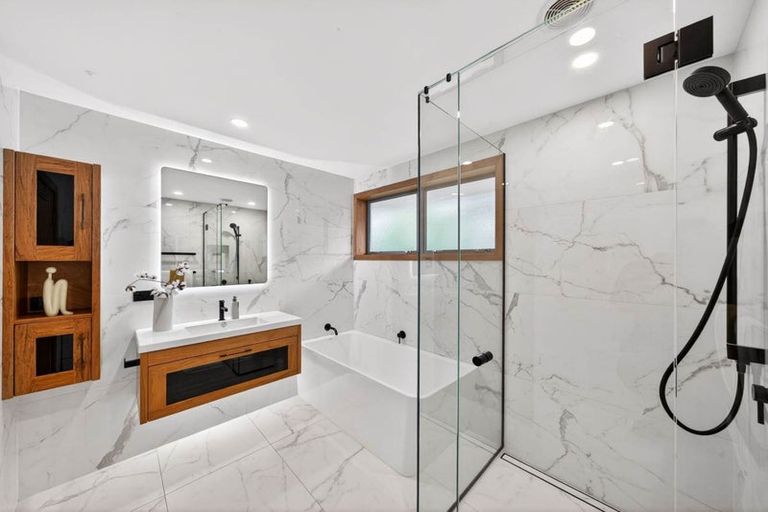 Photo of property in 18b Stratford Avenue, Milford, Auckland, 0620