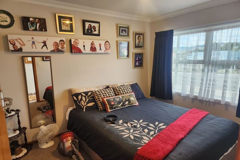 Photo of property in 75 Winchester Street, Levin, 5510