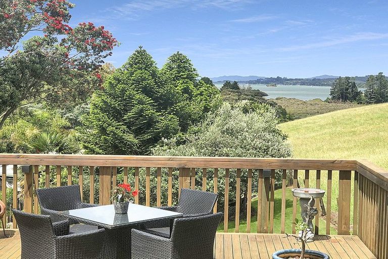 Photo of property in 35 Skudders Beach Road, Kerikeri, 0294