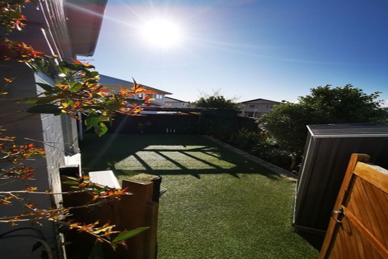 Photo of property in 4 Apple Orchard Way, Sunnyvale, Auckland, 0612
