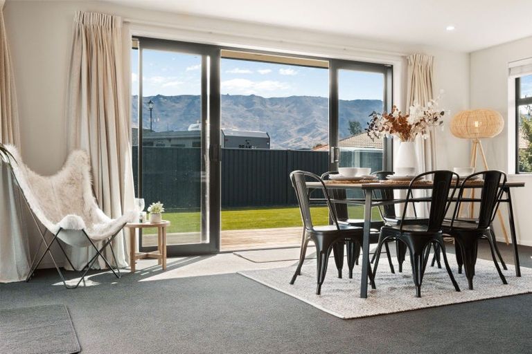 Photo of property in 30 Ethereal Crescent, Mount Pisa, Cromwell, 9383