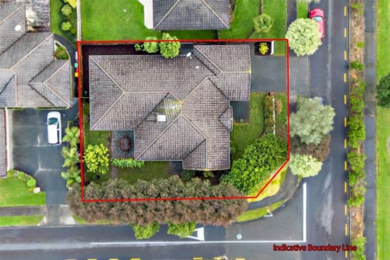 Photo of property in 2 Moravale Lane, Flat Bush, Auckland, 2016