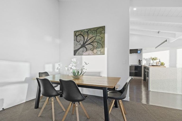 Photo of property in 12a Ridge Lane, New Plymouth, 4310