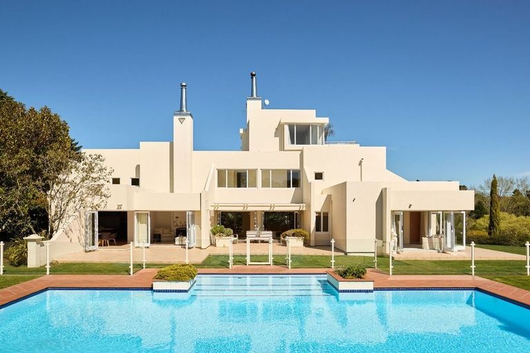 Photo of property in 168 Te Mata Peak Road, Havelock North, 4130