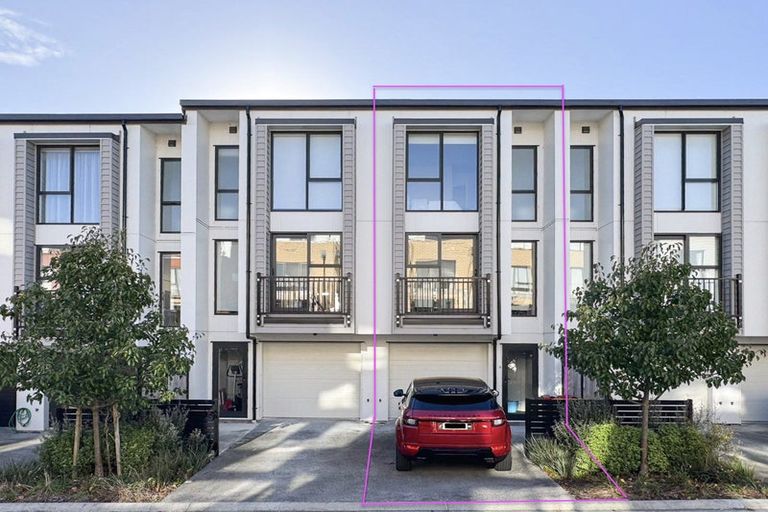 Photo of property in 15 Falcon Crescent, Hobsonville, Auckland, 0618