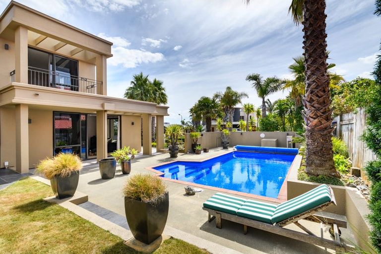 Photo of property in 4 The Strand, Fitzherbert, Palmerston North, 4410