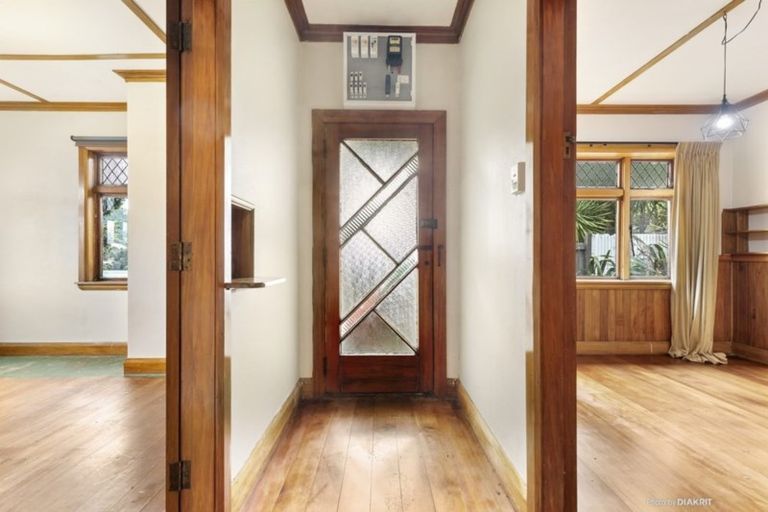 Photo of property in 100 Darlington Road, Miramar, Wellington, 6022