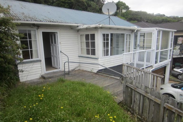 Photo of property in 62 Paremata Crescent, Paremata, Porirua, 5024
