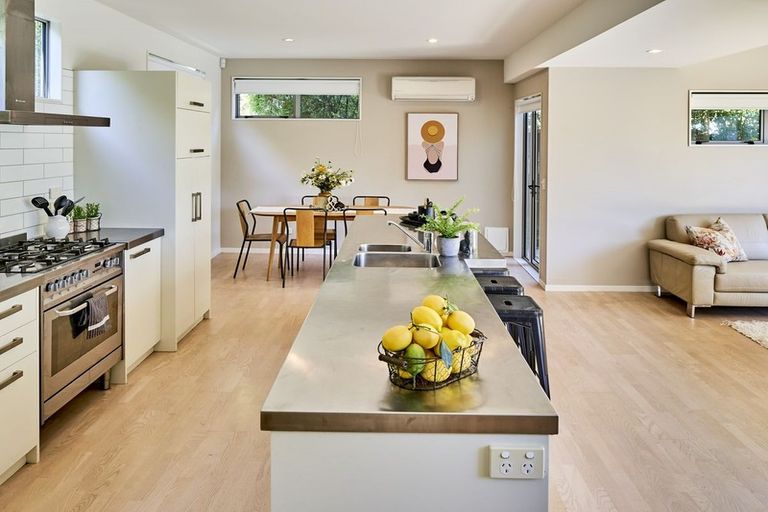 Photo of property in 84a Warwick Street, Wilton, Wellington, 6012