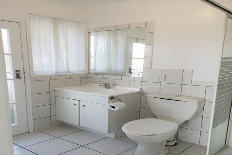 Photo of property in 66 Alexander Street, Cockle Bay, Auckland, 2014