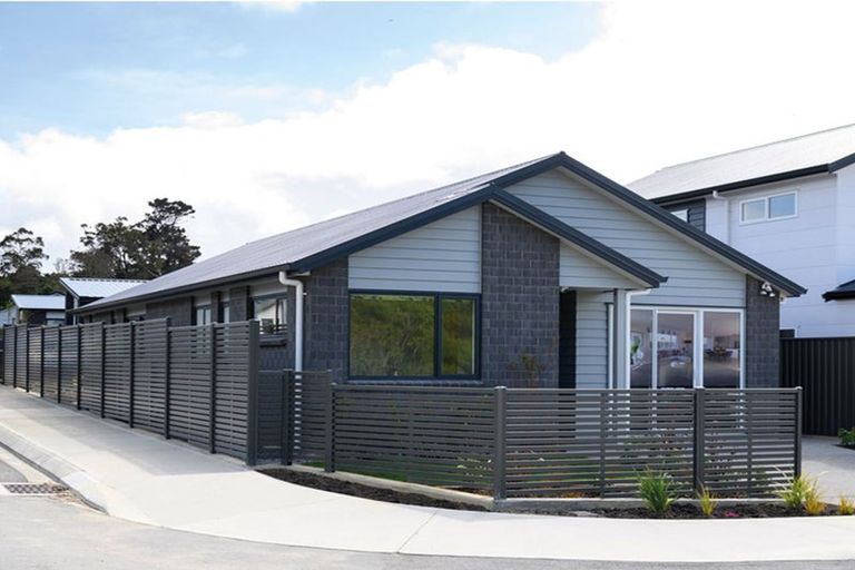 Photo of property in 44 Pateke Drive, Kenepuru, Porirua, 5022