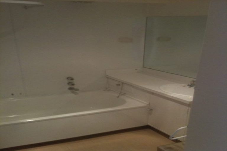 Photo of property in 9/2 Hood Street, Mount Victoria, Wellington, 6011