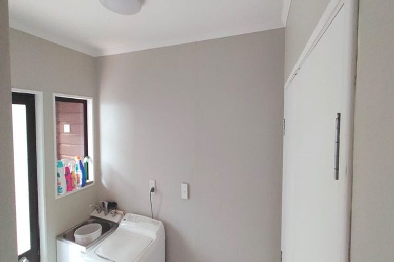 Photo of property in 43 Barnhill Crescent, Pahurehure, Papakura, 2113