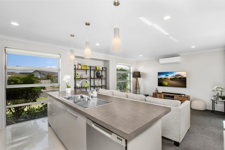 Photo of property in 4 Vivien Place, Patumahoe, Pukekohe, 2679