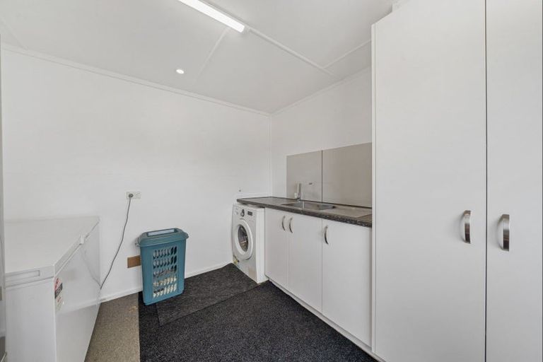 Photo of property in 28 Kingsford Street, Bell Block, New Plymouth, 4312