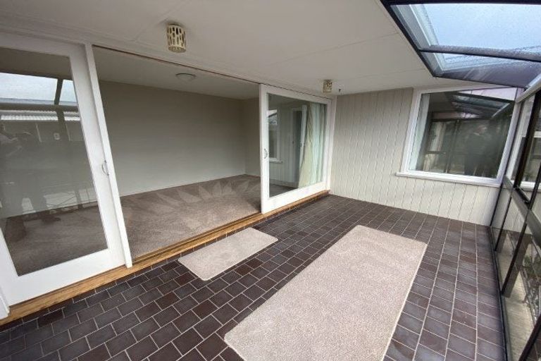 Photo of property in 6 Dulles Place, Papanui, Christchurch, 8053