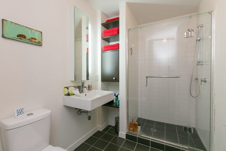 Photo of property in Montreaux, 164 The Terrace, Wellington Central, Wellington, 6011