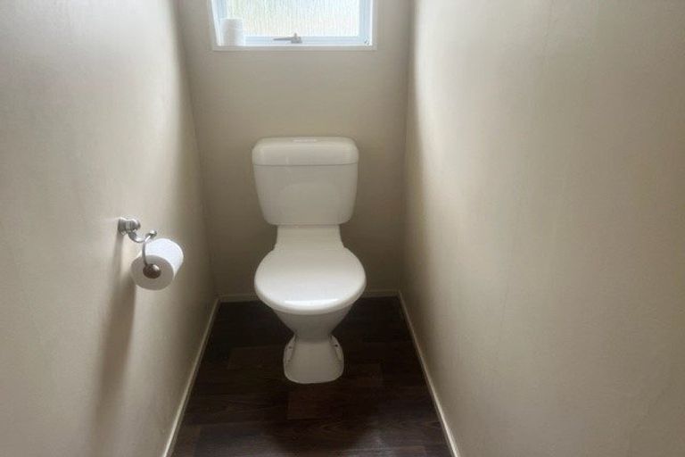 Photo of property in 2/34 Sandgate Avenue, Botany Downs, Auckland, 2010