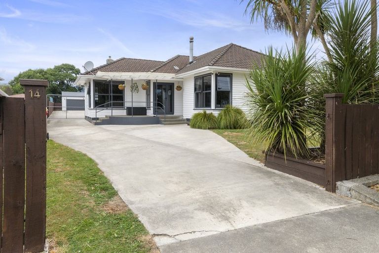 Photo of property in 14 Quinn Road, Levin, 5510