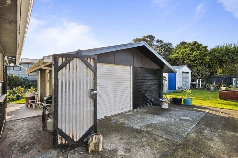 Photo of property in 69 Domett Street, Opunake, 4616