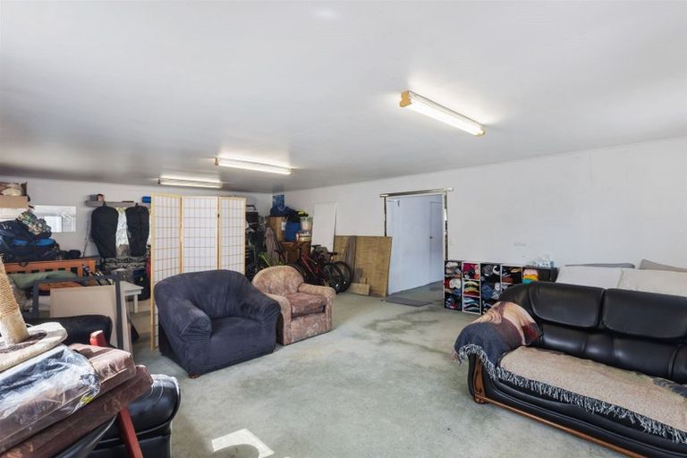 Photo of property in 31 Border Road, Henderson, Auckland, 0612
