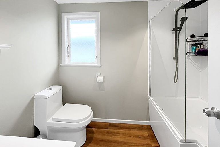 Photo of property in 1 Firth Place, Awapuni, Palmerston North, 4412