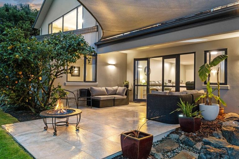 Photo of property in 32 Hyndhope Road, Kennedys Bush, Christchurch, 8025