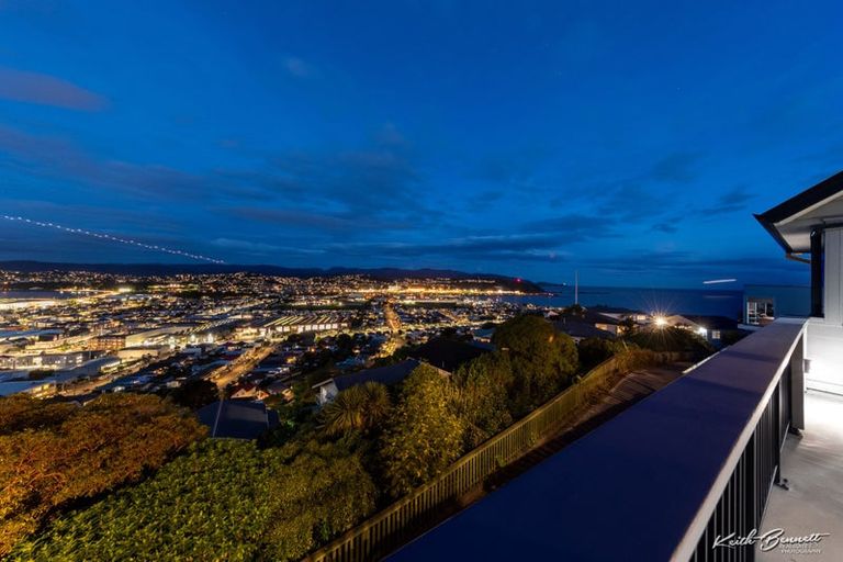 Photo of property in 42 Lerwick Terrace, Melrose, Wellington, 6023