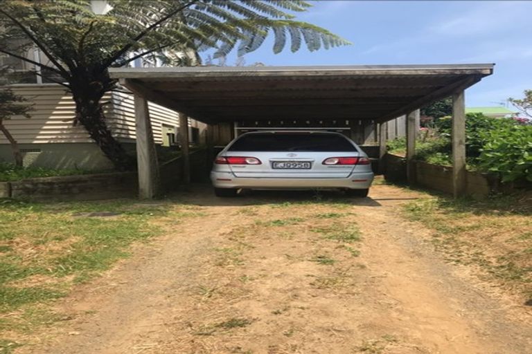 Photo of property in 105 Cook Street, Marfell, New Plymouth, 4310