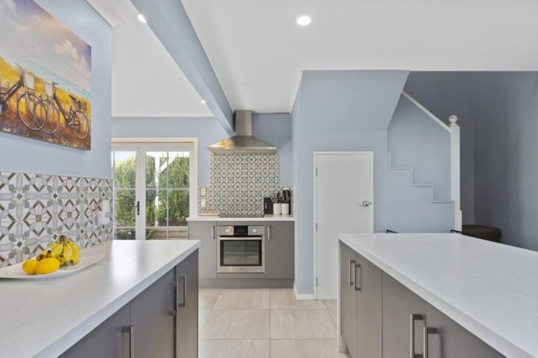 Photo of property in 1219 Papamoa Beach Road, Papamoa Beach, Papamoa, 3118