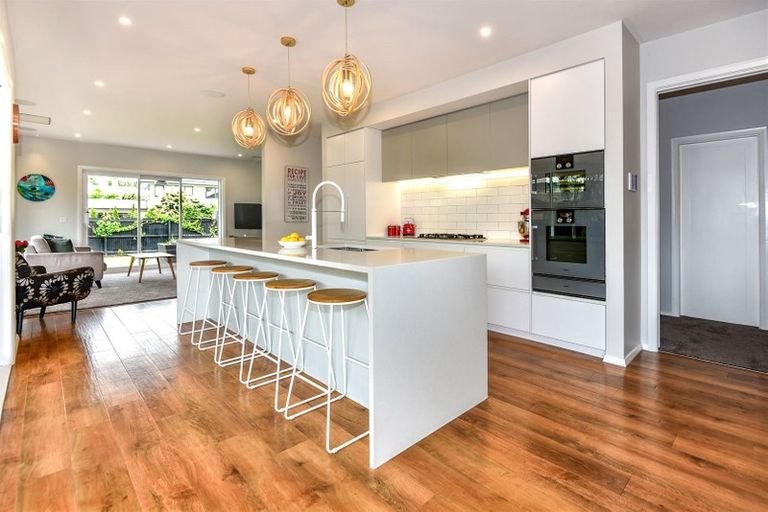 Photo of property in 20 Hampton Place, Burnside, Christchurch, 8053