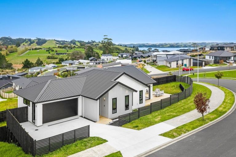 Photo of property in 35 Brigitte View, Snells Beach, 0920