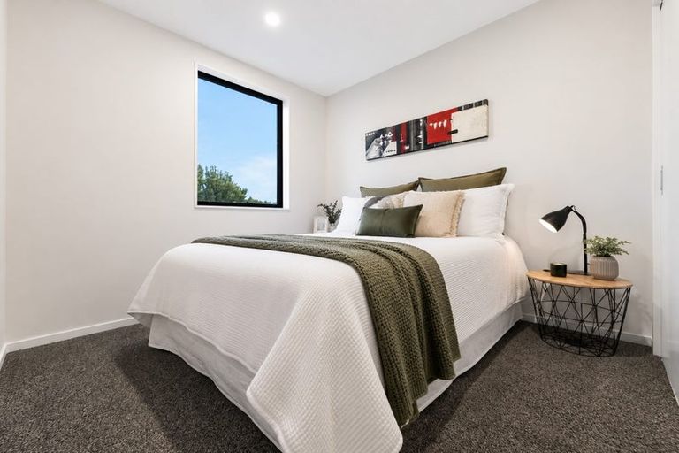 Photo of property in 4202d Great North Road, Glendene, Auckland, 0602