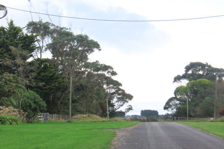 Photo of property in 96 School Road, Linton, Palmerston North, 4472