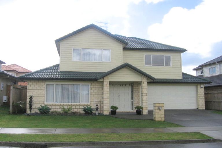 Photo of property in 22 Walter Haddrell Crescent, Flat Bush, Auckland, 2016