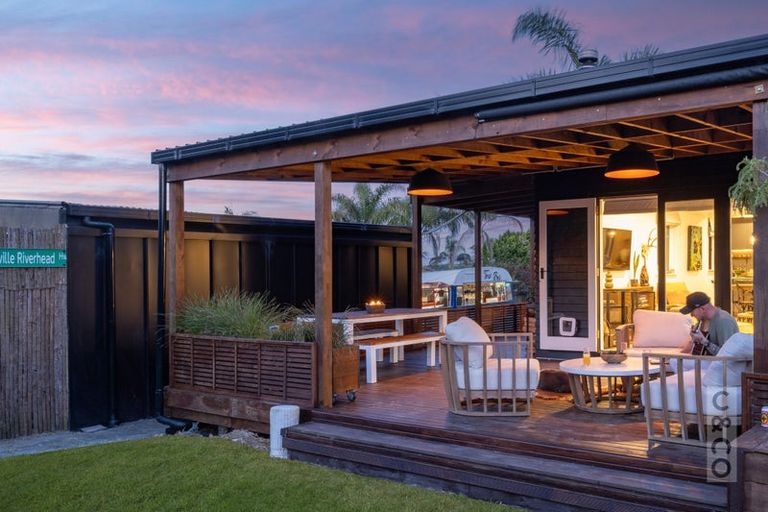 Photo of property in 50 Great North Road, Riverhead, 0820