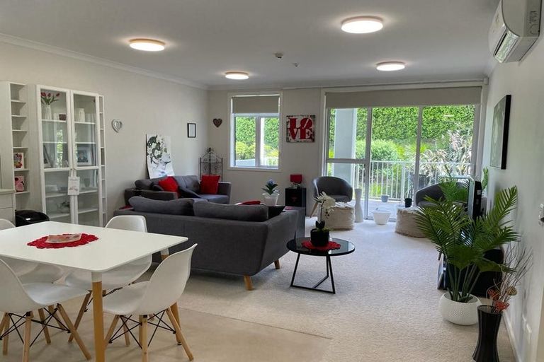 Photo of property in 20 Rewa Rewa Lane, Orewa, 0931