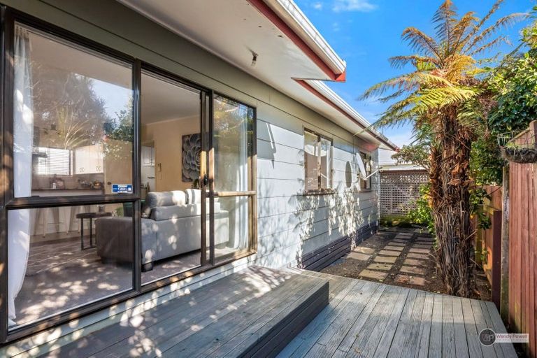 Photo of property in 22a Randwick Crescent, Moera, Lower Hutt, 5010