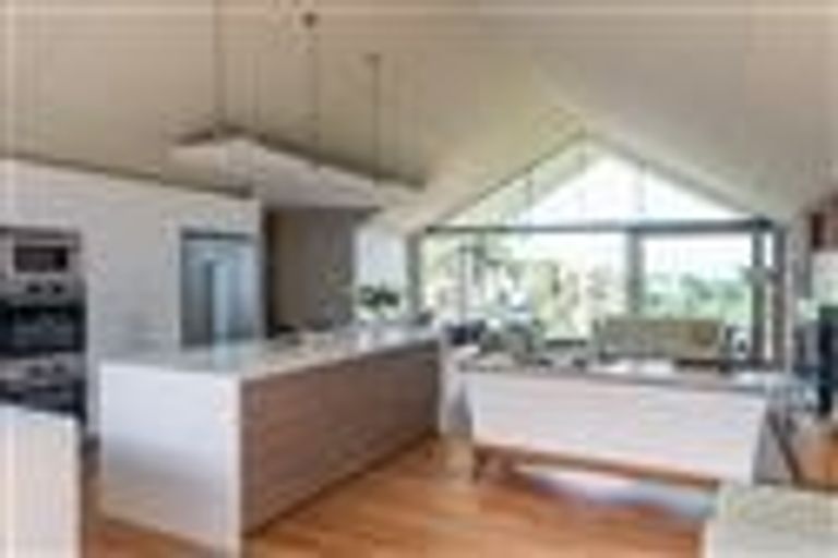 Photo of property in 26 Aotearoa Terrace, Murrays Bay, Auckland, 0630