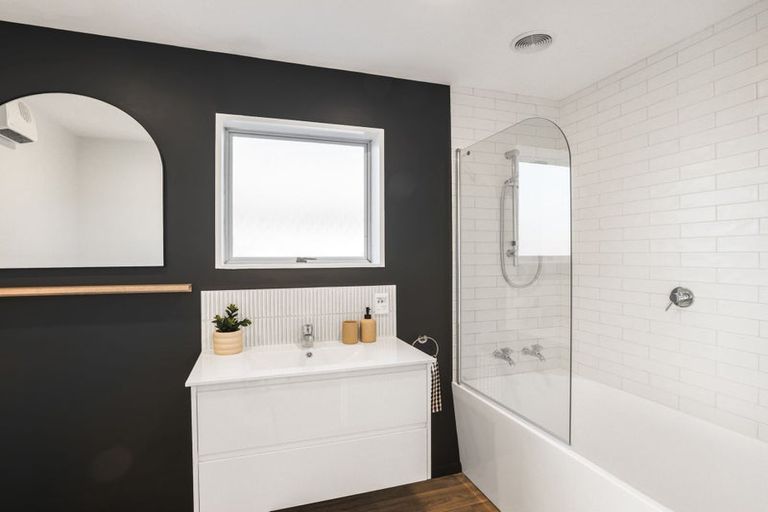 Photo of property in 301 Hendersons Road, Hoon Hay, Christchurch, 8025