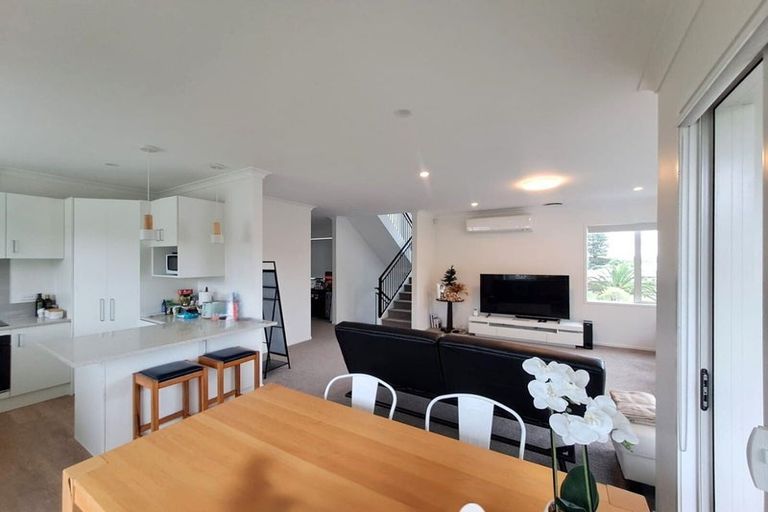 Photo of property in 37 Merriefield Avenue, Forrest Hill, Auckland, 0620