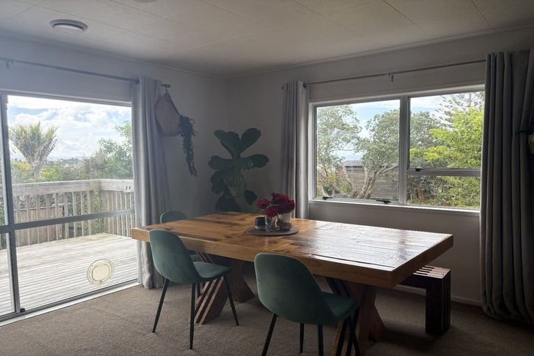 Photo of property in 17b Scott Road, Stanmore Bay, Whangaparaoa, 0932
