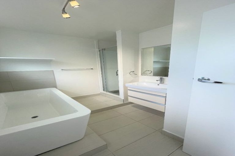 Photo of property in 9/11 Kingsway Avenue, Sandringham, Auckland, 1025